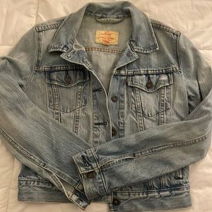Levi’s Womens denim jacket